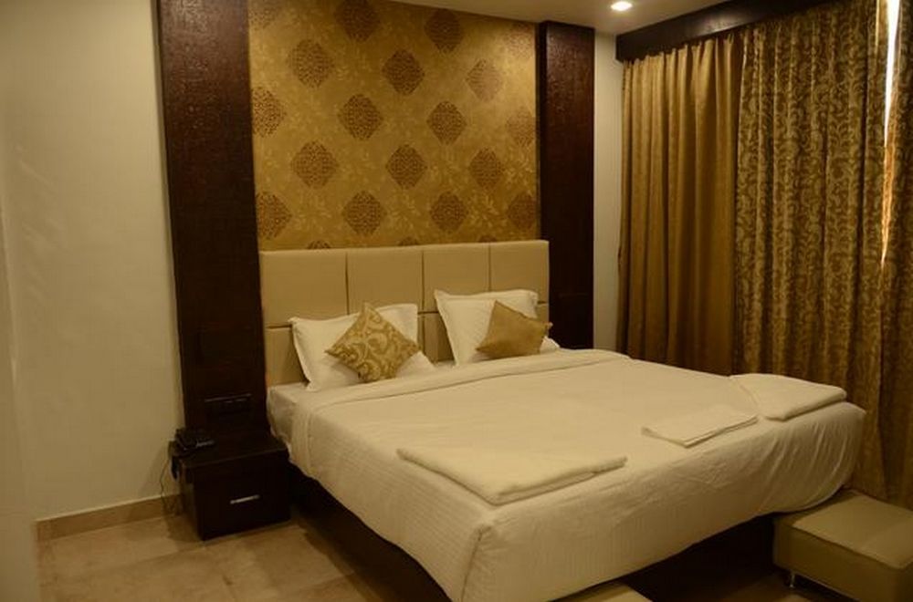 Ni Ambaari Suites In Mysore Exterior photo